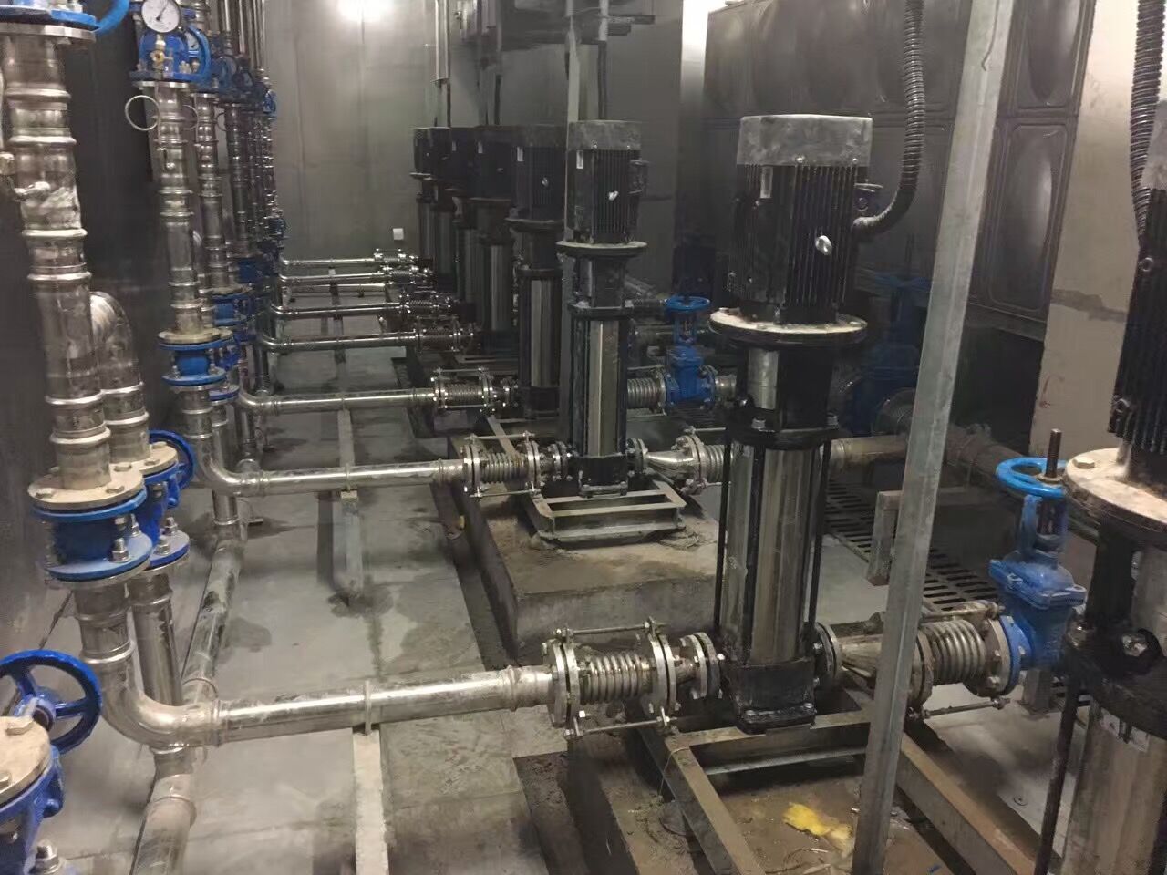 开云手机入口网页版-开云(中国)
牌不锈钢水管在小区自来水增压泵房中的使用