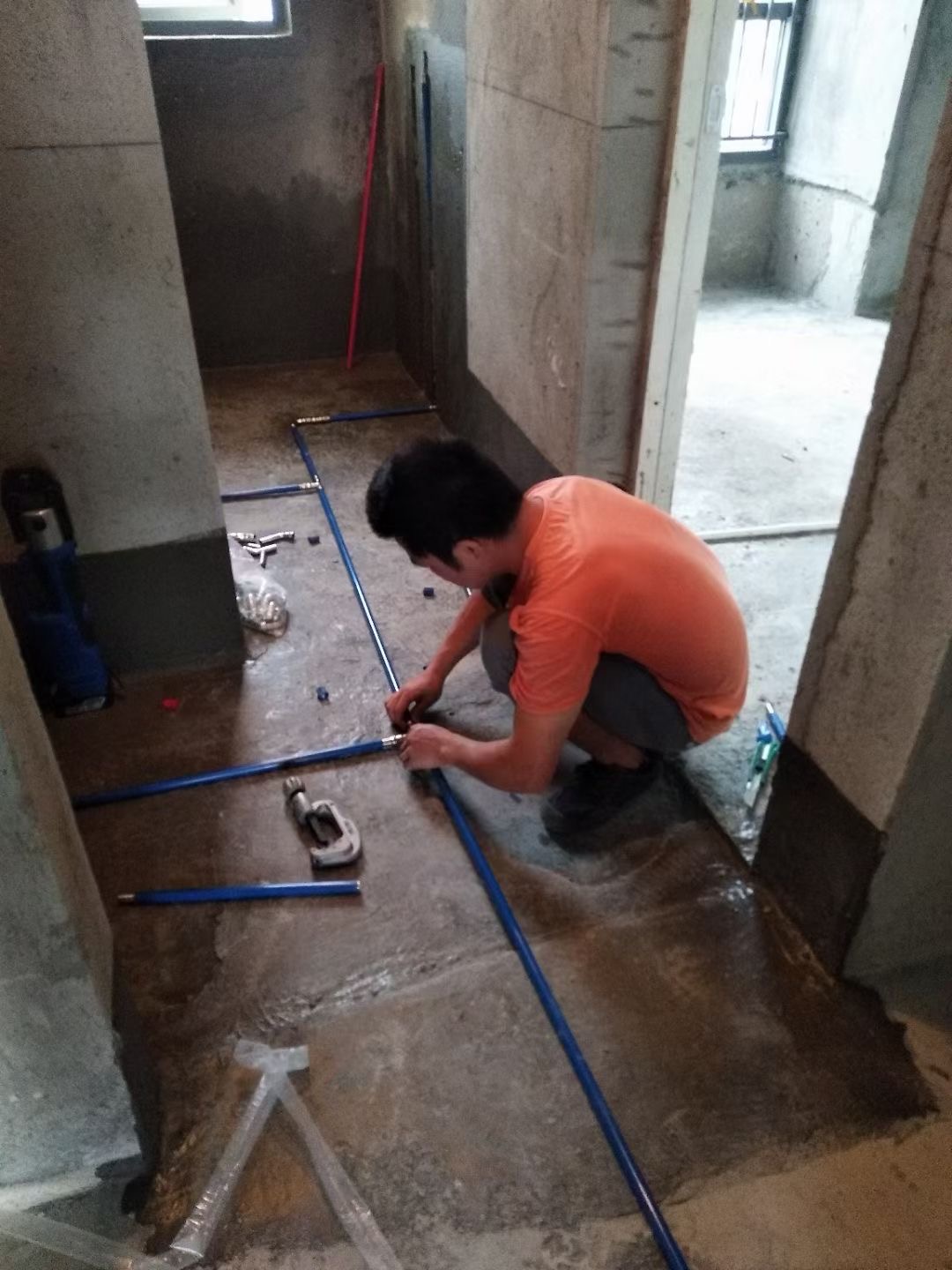 开云手机入口网页版-开云(中国)
牌覆塑不锈钢饮用水管安装现场.jpg