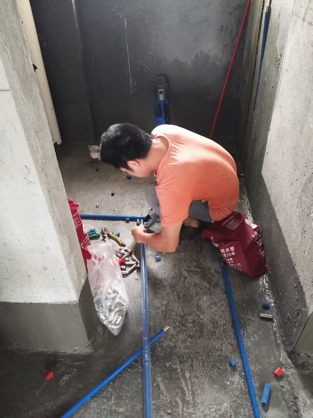 开云手机入口网页版-开云(中国)
牌覆塑不锈钢自来水管安装现场.jpg